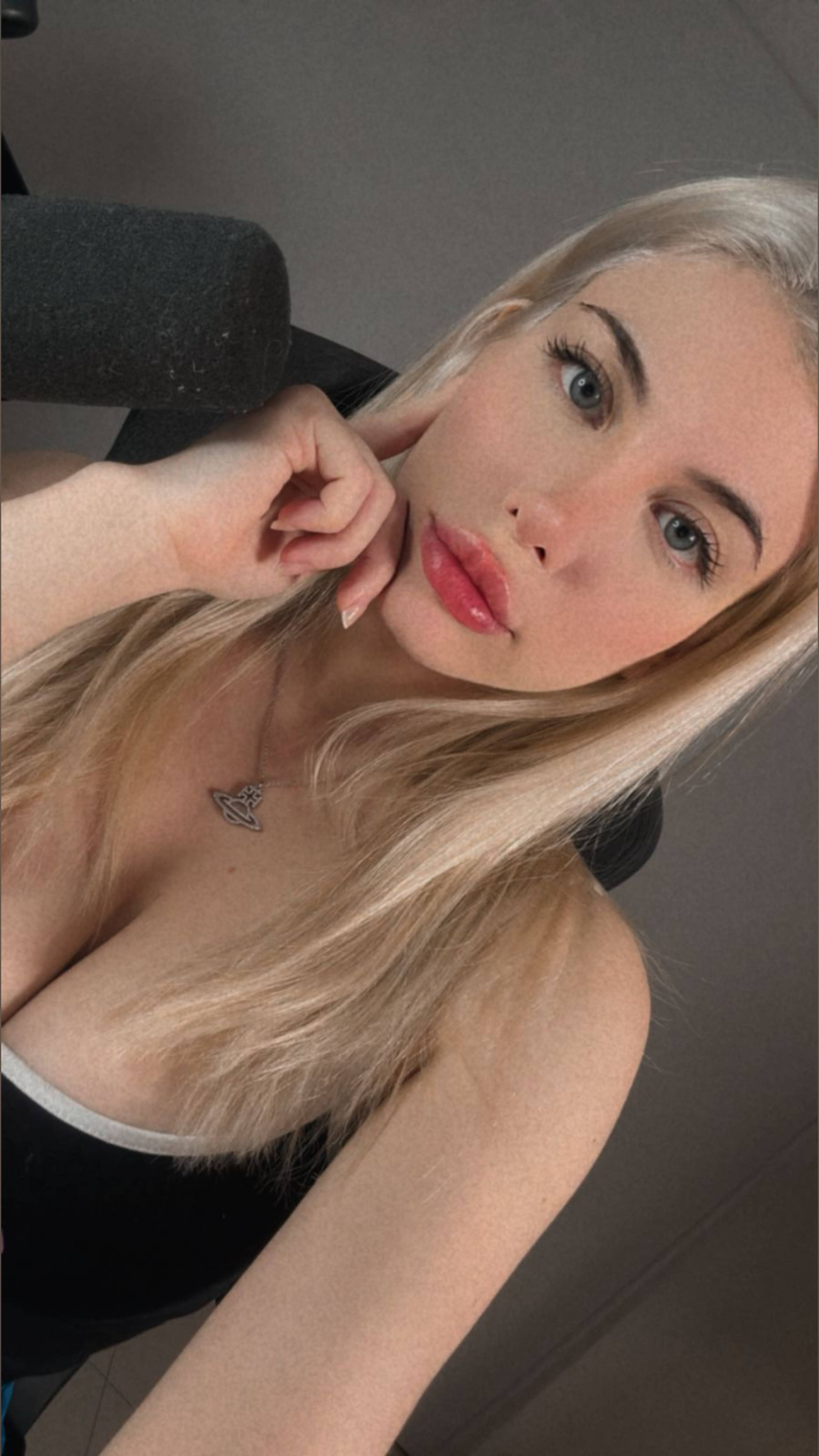 Profile of sophielunaaa
