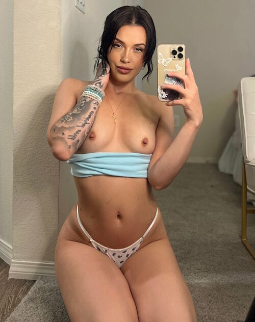 Profile of daisydeville