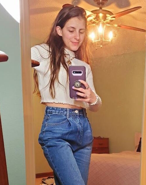 Profile of twoprettyfeet