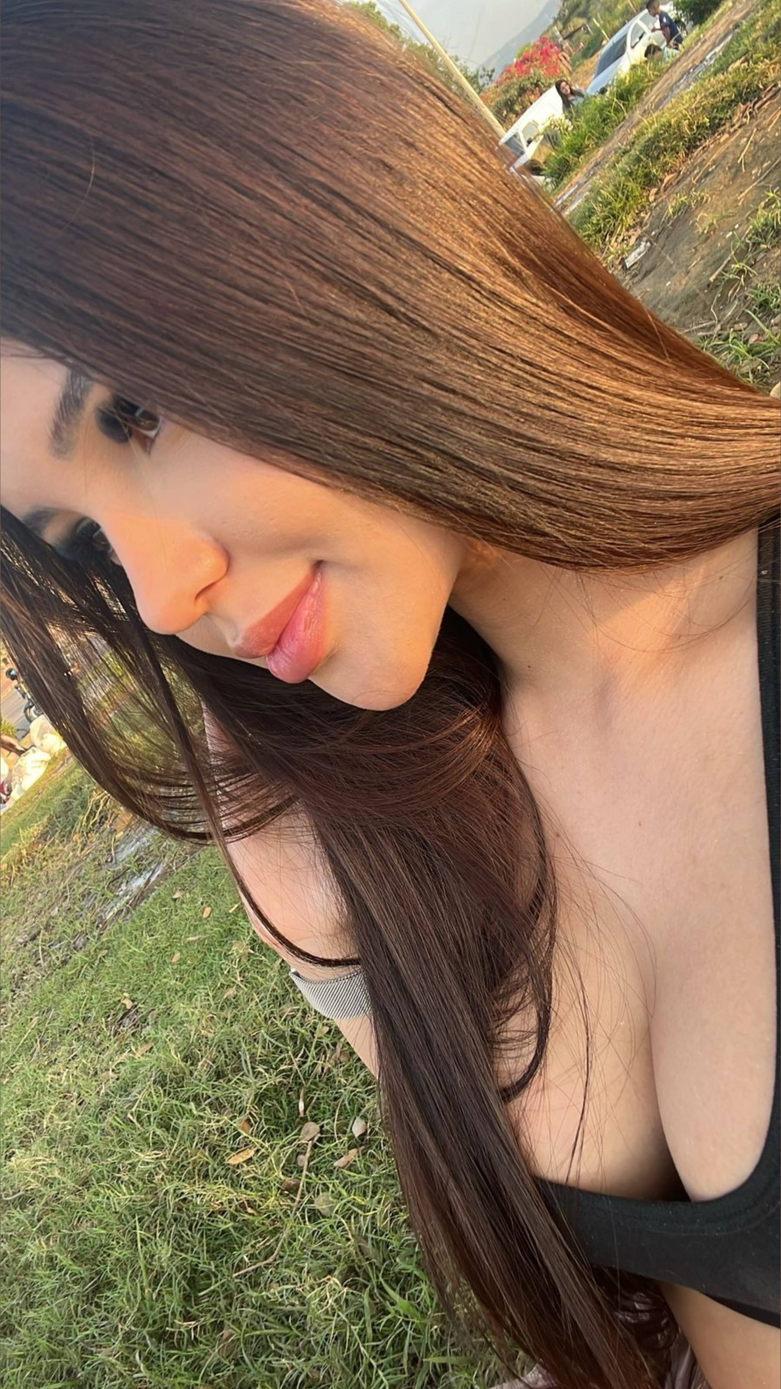 Profile of amelianeferet
